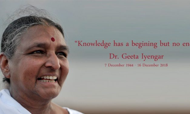 Trong ánh sáng của Người cha – Một bài phỏng vấn Geeta Iyengar