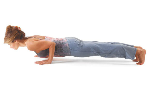 phòng tránh chấn thương vai ở tư thế chaturanga/ tấm ván